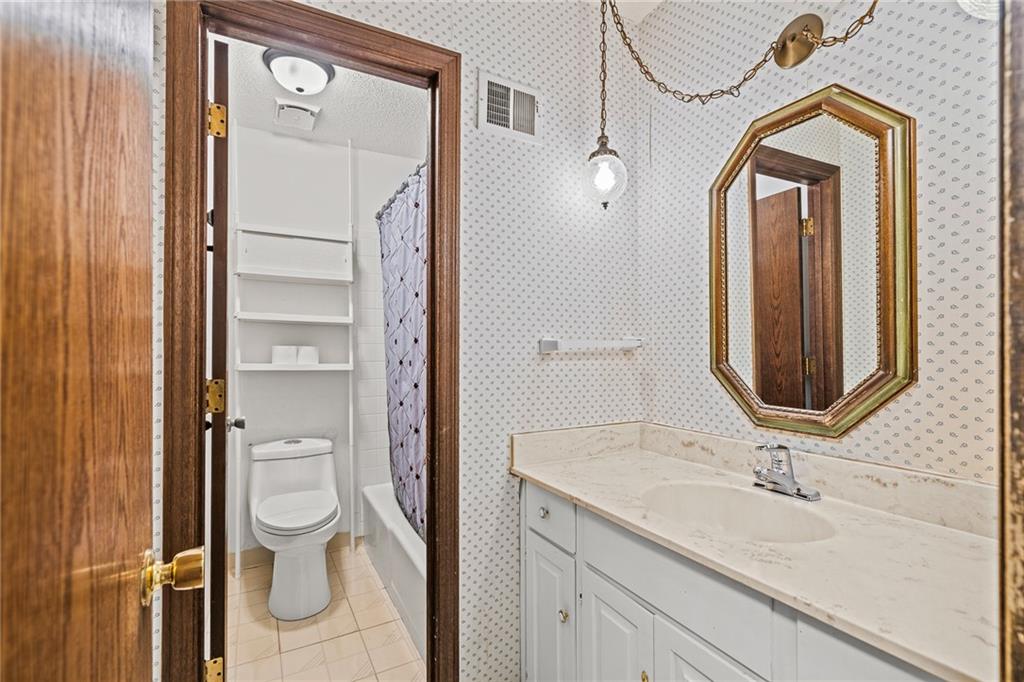11921 W 66th Terrace Property Photo 31