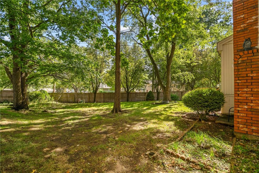 11921 W 66th Terrace Property Photo 36