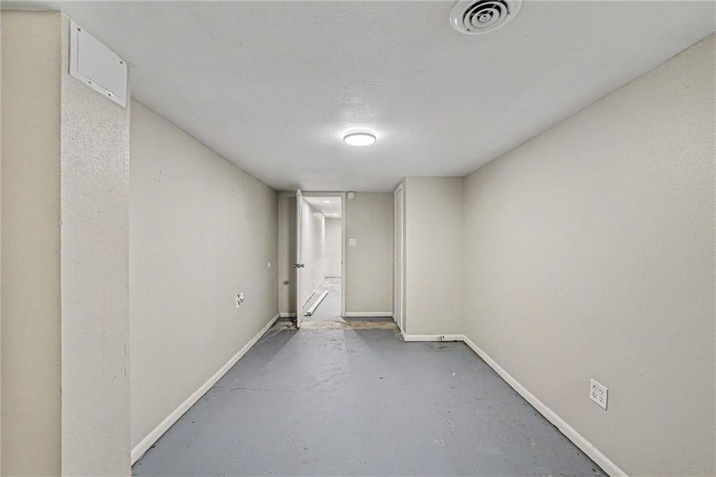 8605 Spring Valley Road Property Photo 18