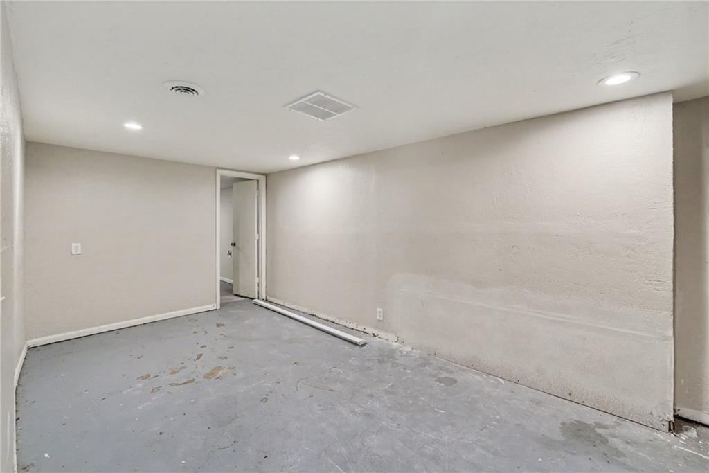 8605 Spring Valley Road Property Photo 20