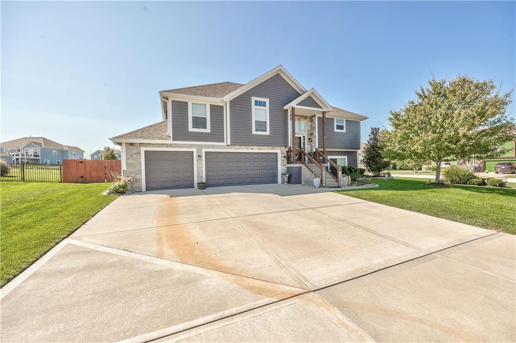 14173 Ashbury Court Property Photo 4