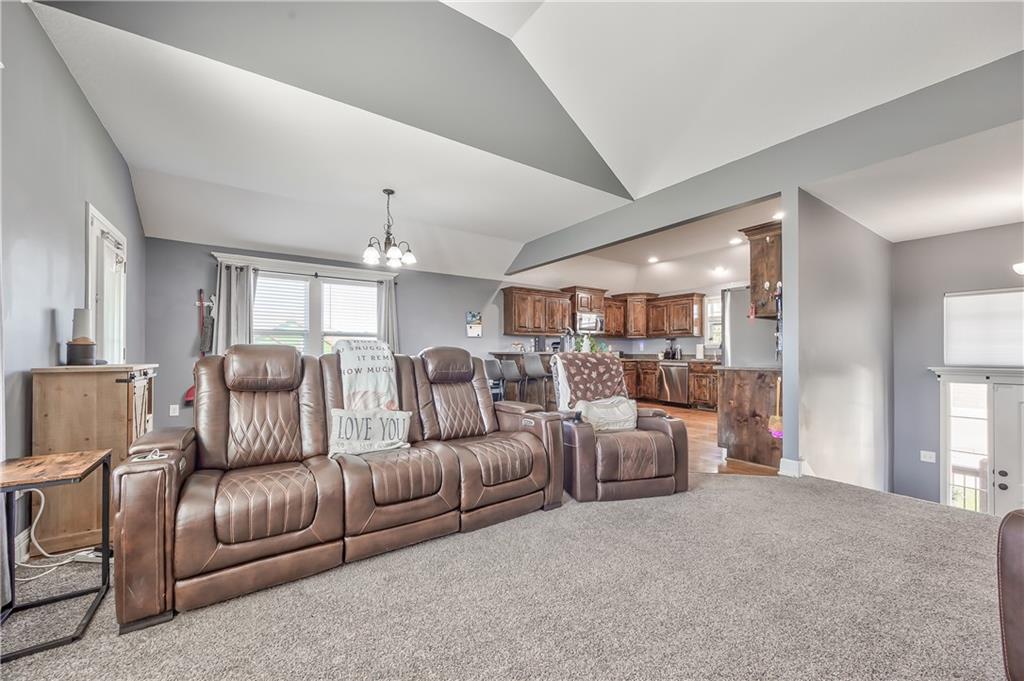 14173 Ashbury Court Property Photo 5