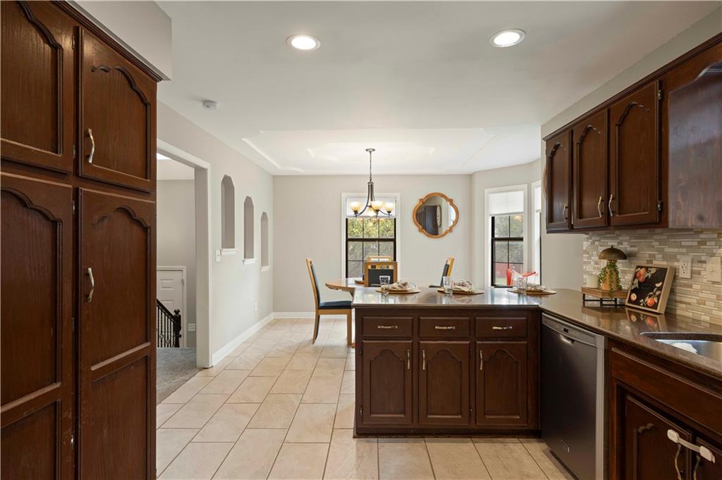 608 Se Pendleton Drive Property Photo 13