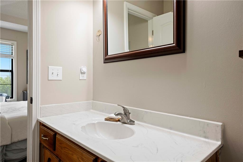 608 Se Pendleton Drive Property Photo 21