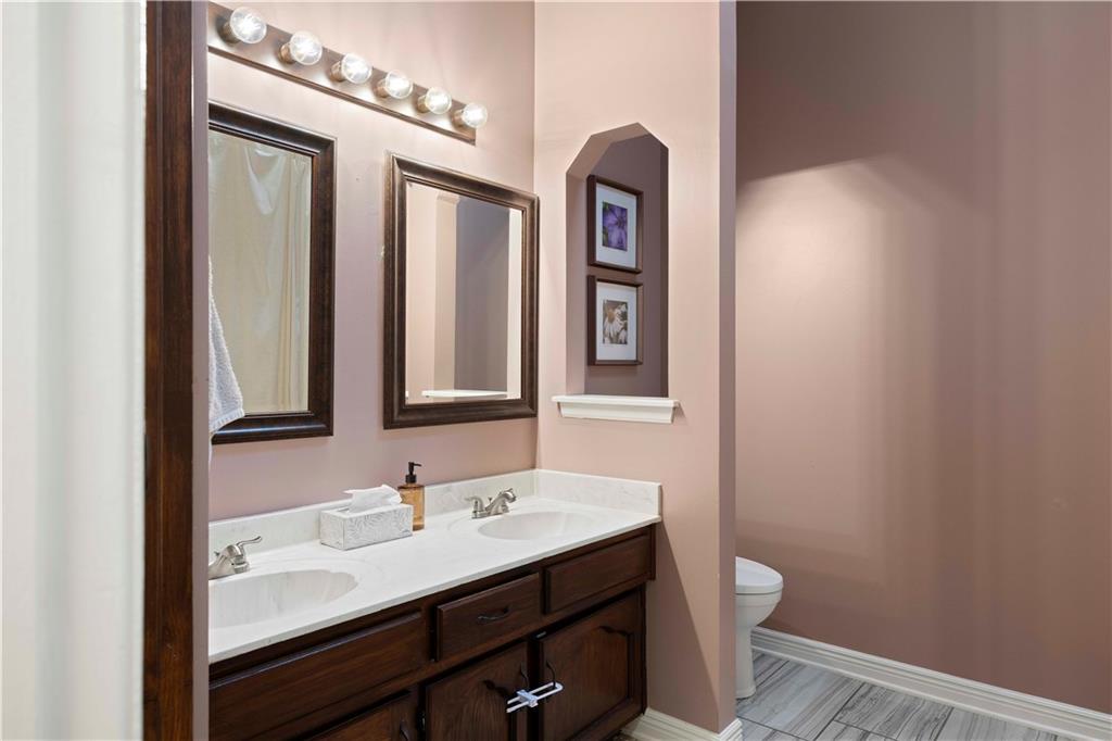 608 Se Pendleton Drive Property Photo 26