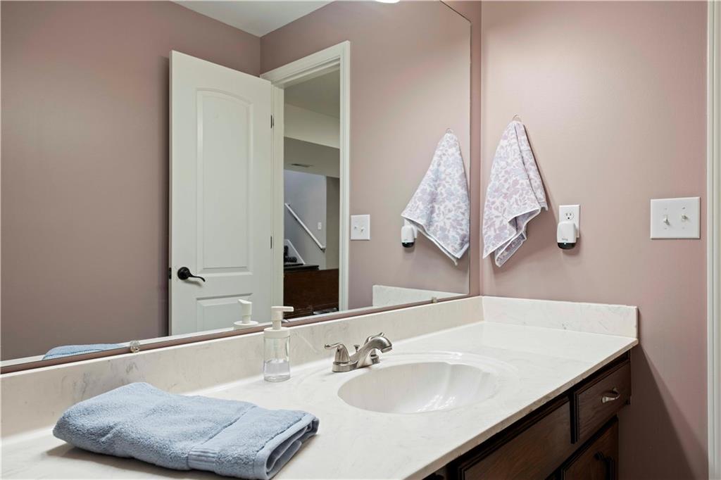 608 Se Pendleton Drive Property Photo 35