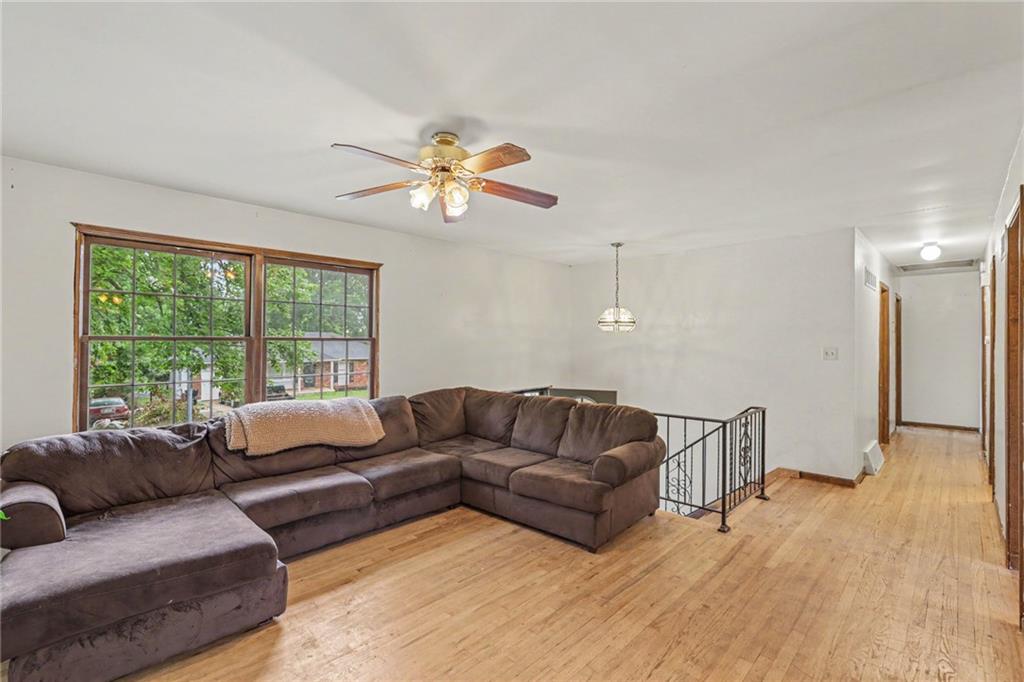 16408 E 40th Street Property Photo 2