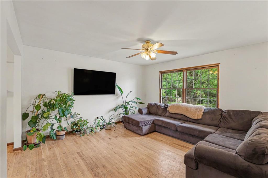 16408 E 40th Street Property Photo 3