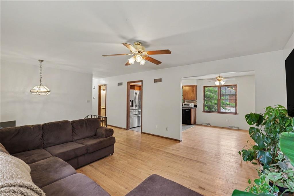 16408 E 40th Street Property Photo 4