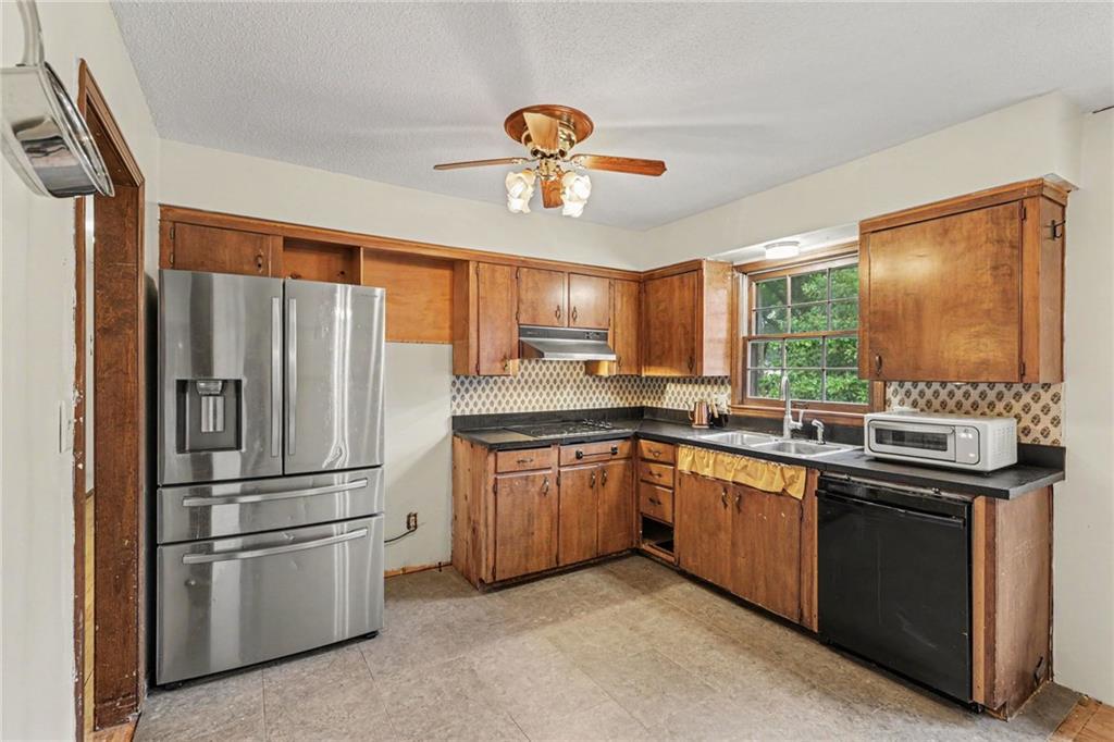 16408 E 40th Street Property Photo 7