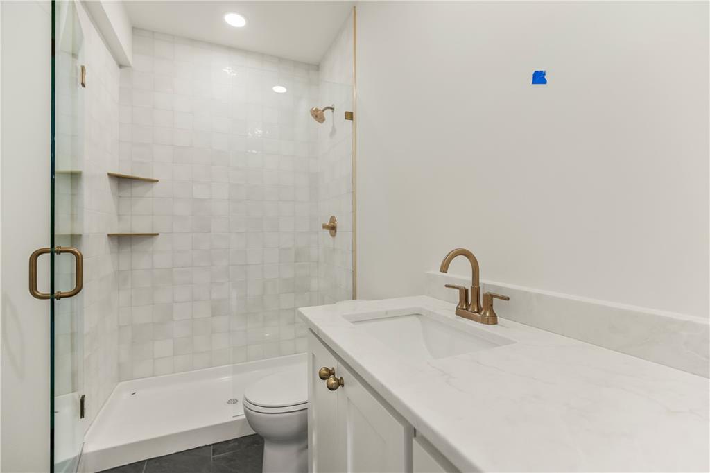 1816 Ne Lashbrook Circle Property Photo 35