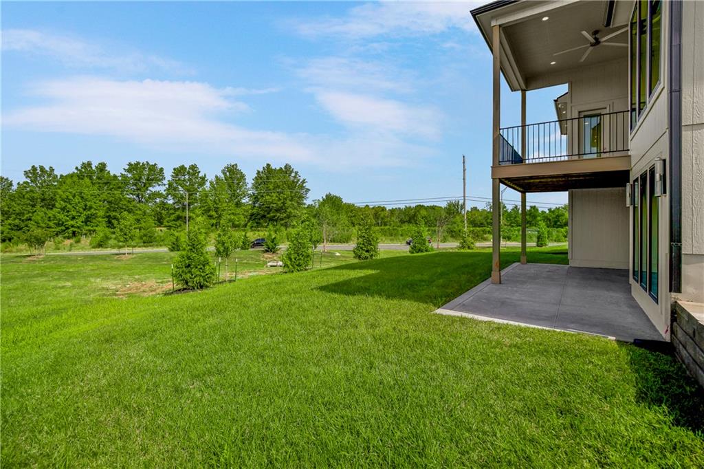 1816 Ne Lashbrook Circle Property Photo 40