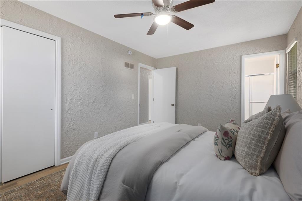 323 Gladstone Drive Property Photo 21