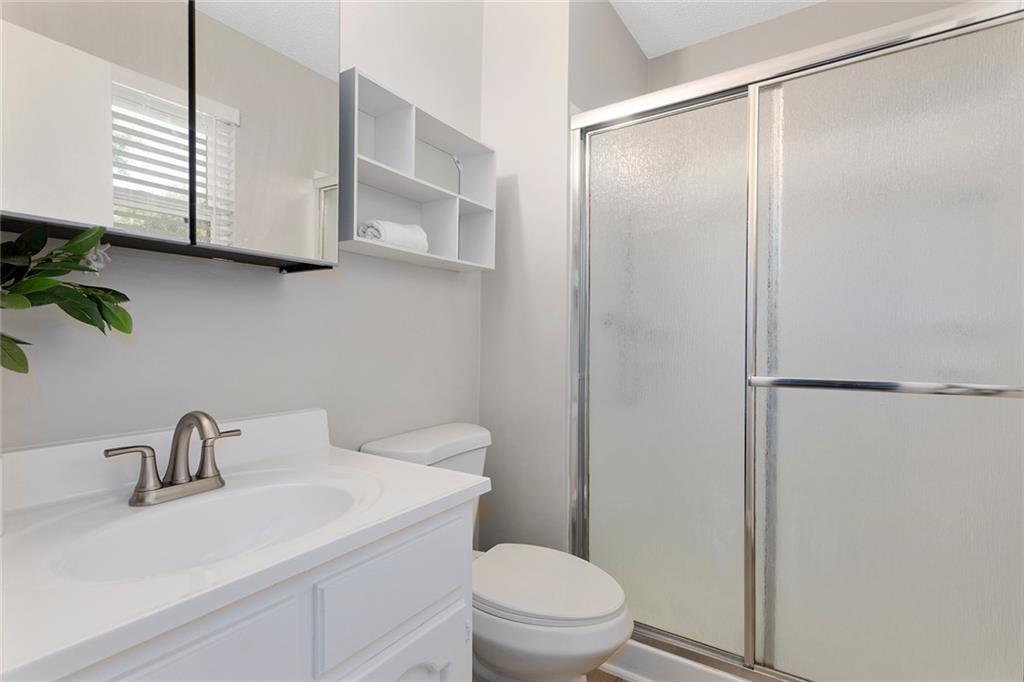 323 Gladstone Drive Property Photo 22