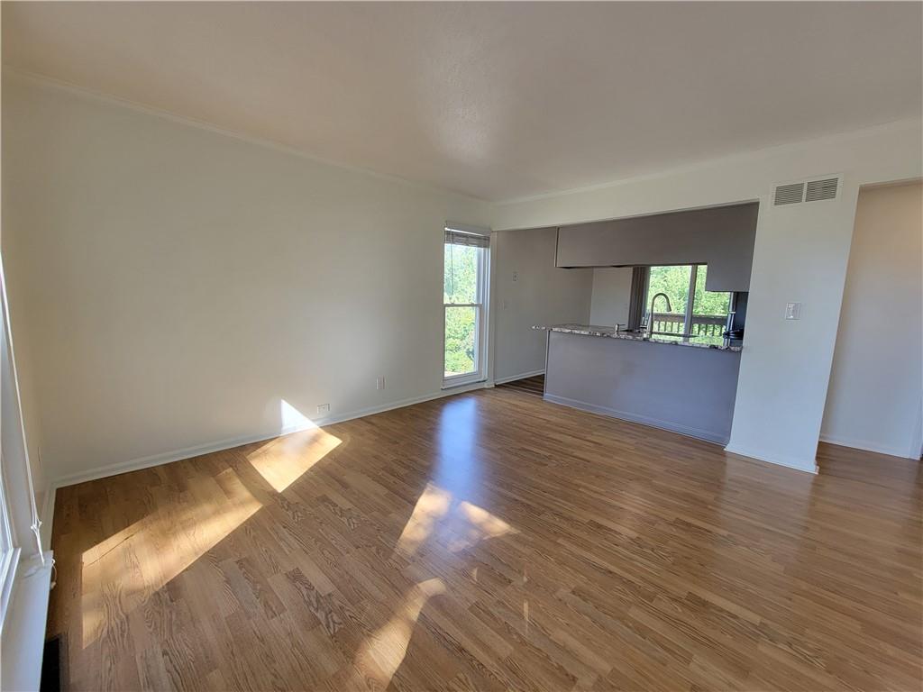 1922 W 36th Avenue Property Photo 7
