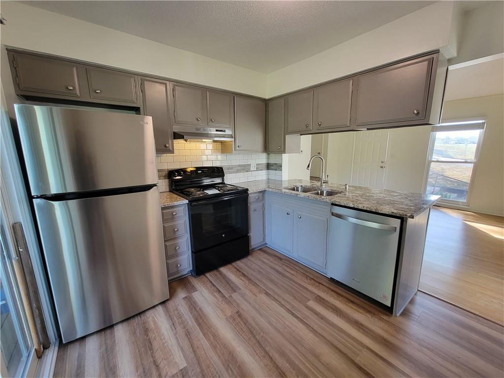 1922 W 36th Avenue Property Photo 10