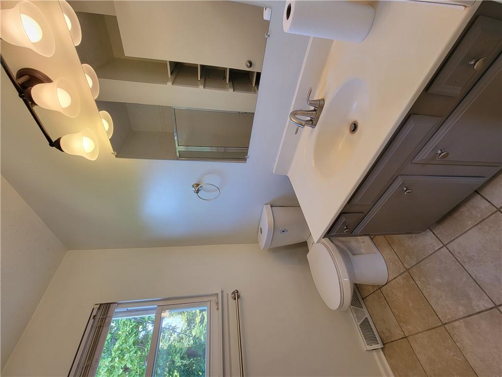 1922 W 36th Avenue Property Photo 14