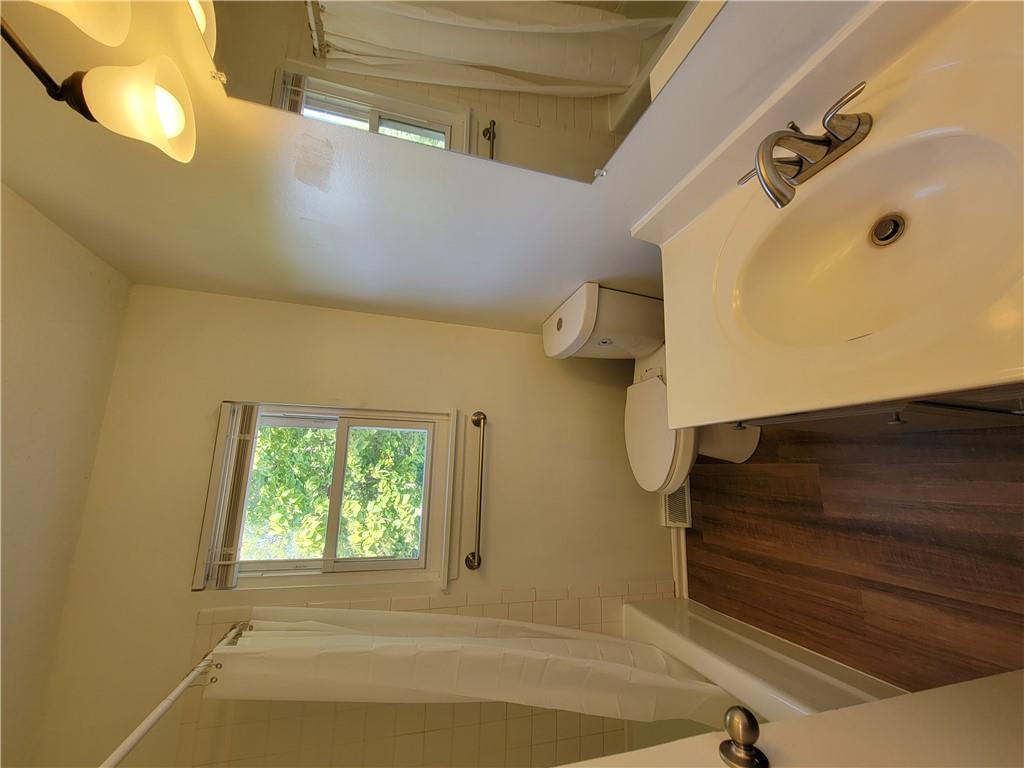 1922 W 36th Avenue Property Photo 22