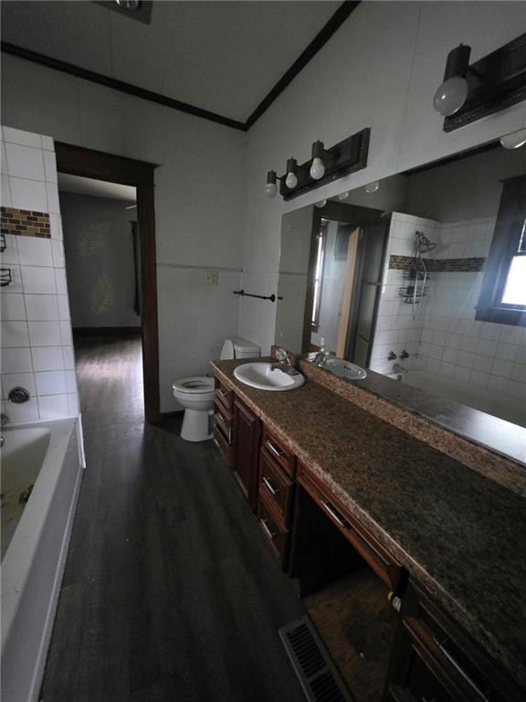 209 W 7th Avenue Property Photo 6