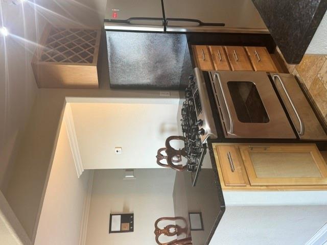 700 E 8th Street Property Photo 11