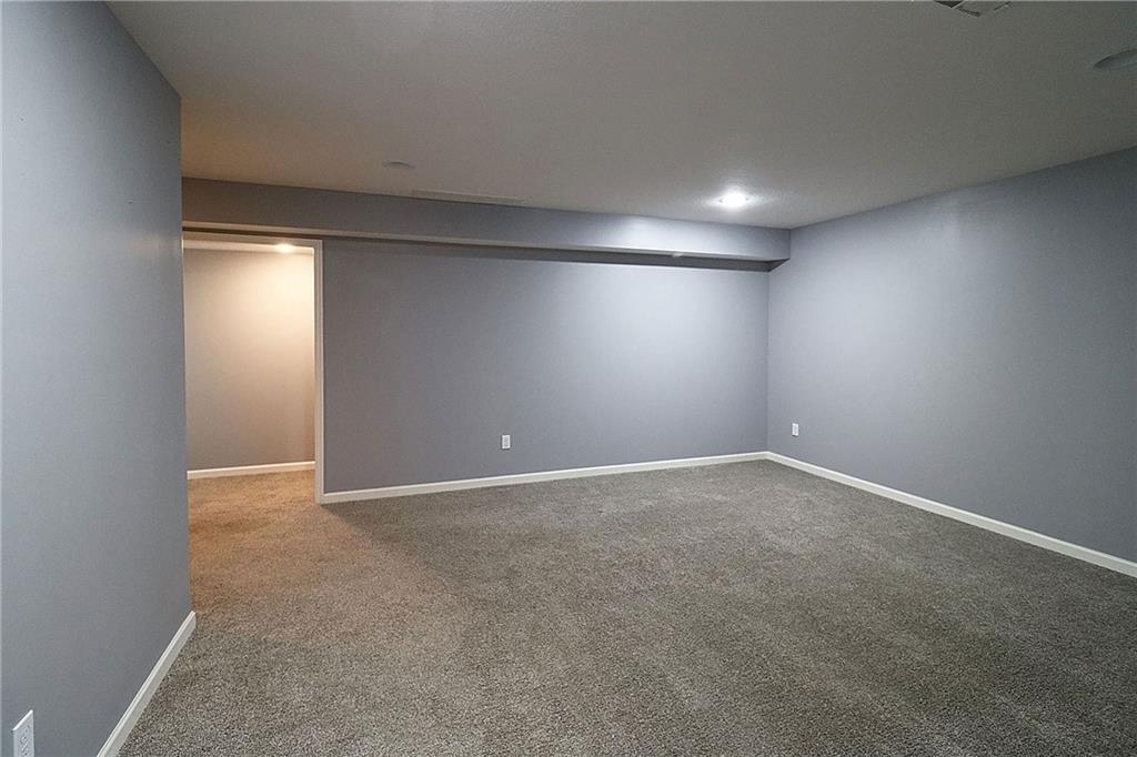 702 Andy Court Property Photo 32