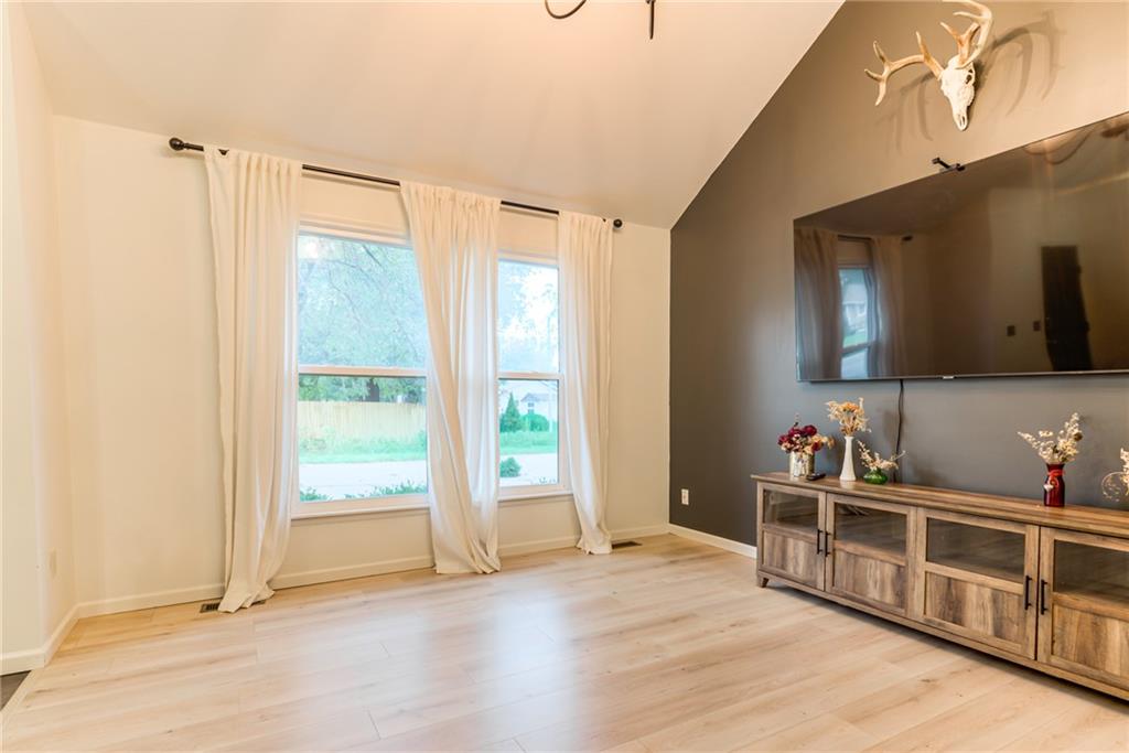 8911 Ne 74th Street Property Photo 5