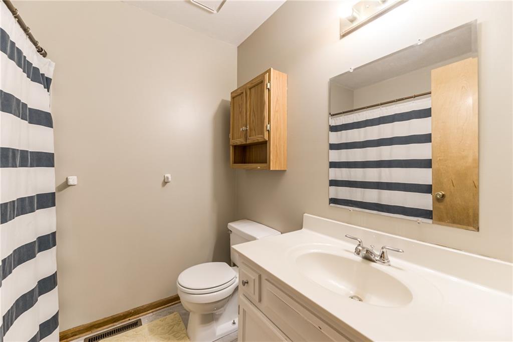 8911 Ne 74th Street Property Photo 25