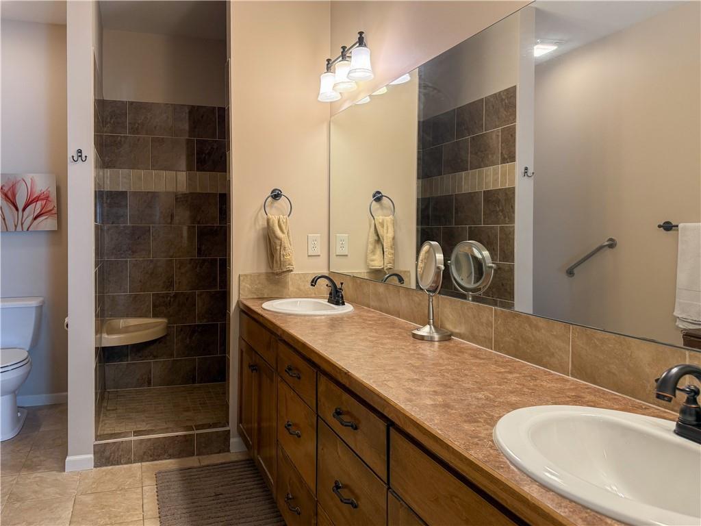 716 Coving Court Property Photo 18