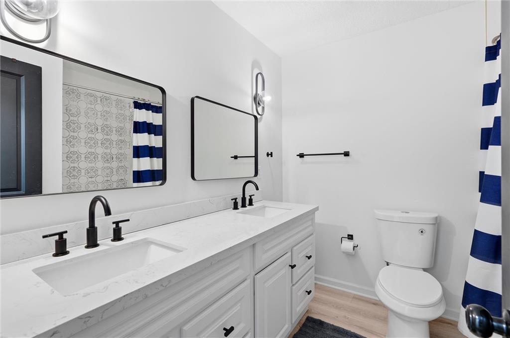 5913 Noland Road Property Photo 14