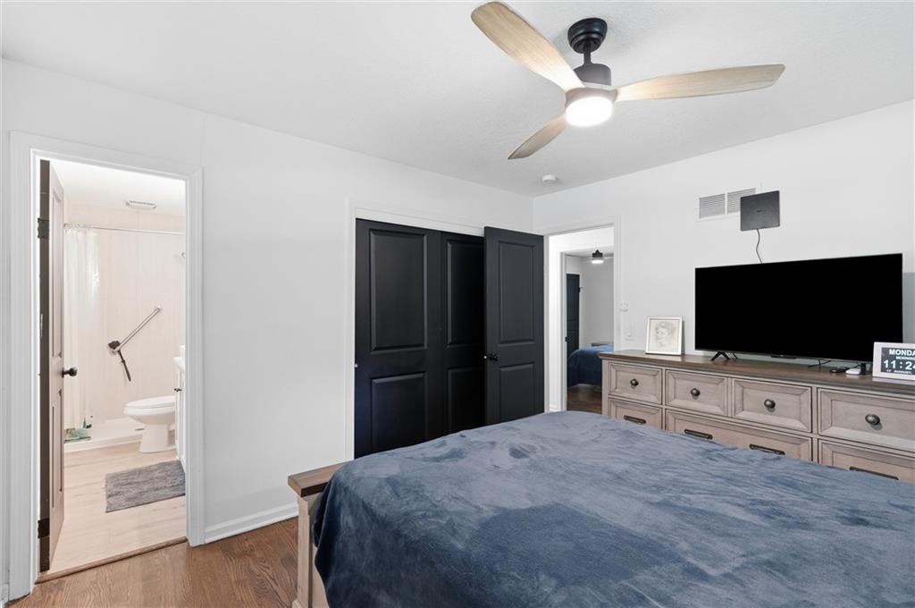 5913 Noland Road Property Photo 17