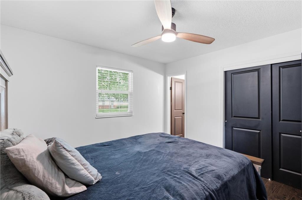 5913 Noland Road Property Photo 18