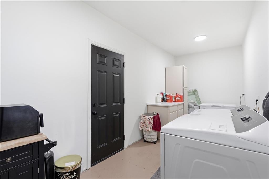 5913 Noland Road Property Photo 24