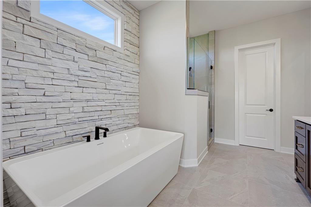 13037 W 174th Place Property Photo 20