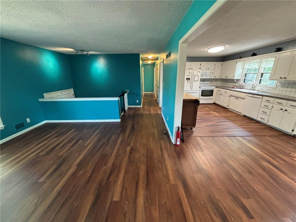 8823 E 57th Street Property Photo 5