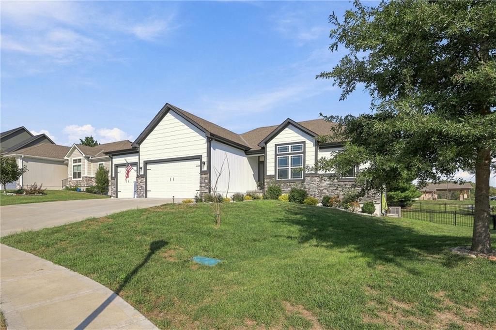2209 Greenfield Court Property Photo 4