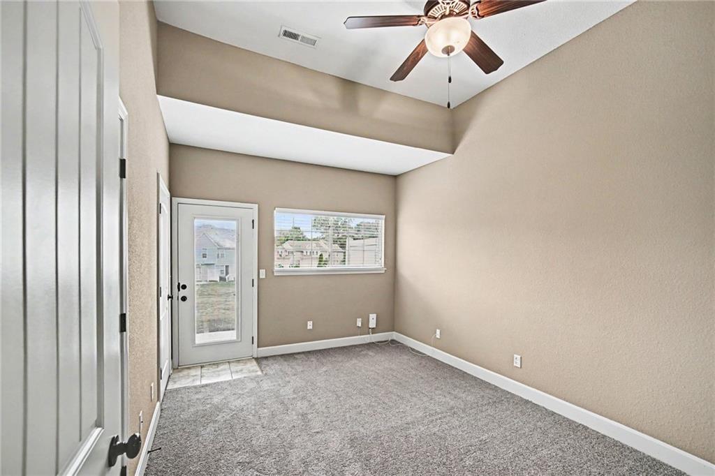 2200-2206 Sw Suncatcher Road Property Photo 6