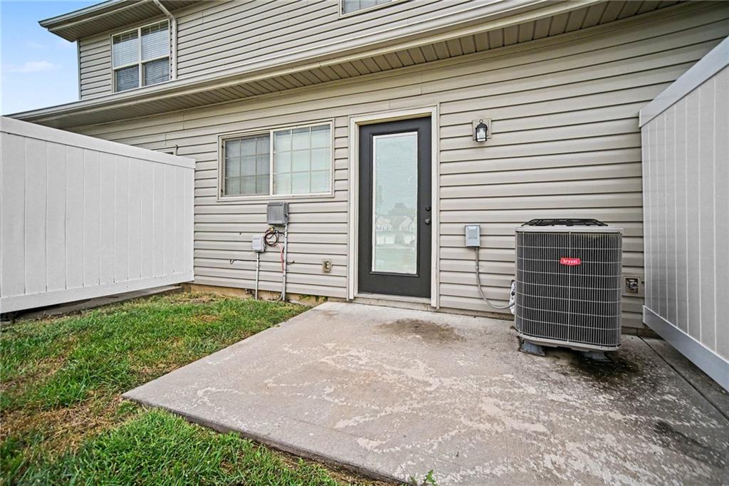 2200-2206 Sw Suncatcher Road Property Photo 12