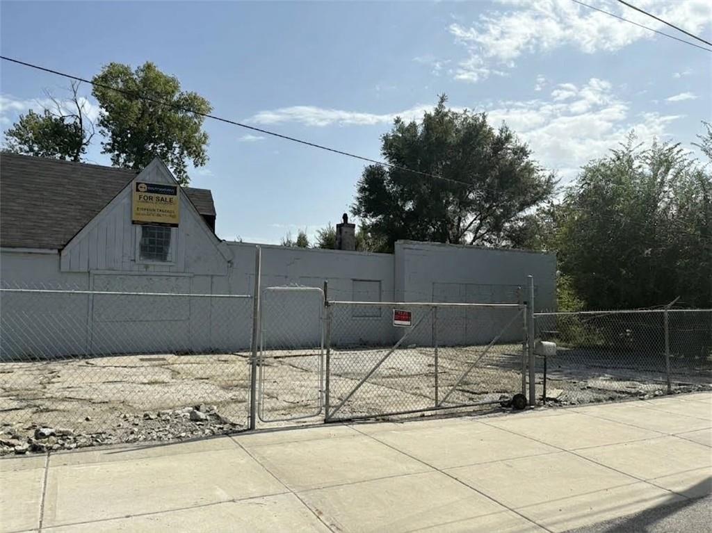 5301 Prospect Avenue Property Photo 3