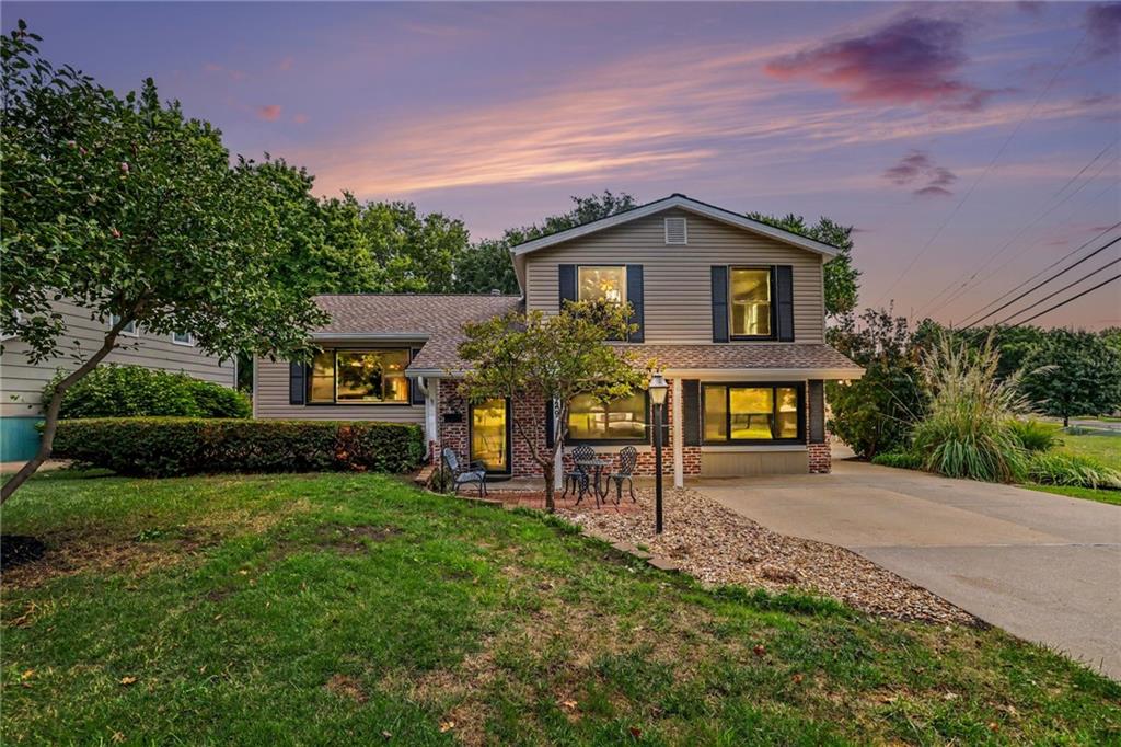 9029 Grandview Drive Property Photo 1
