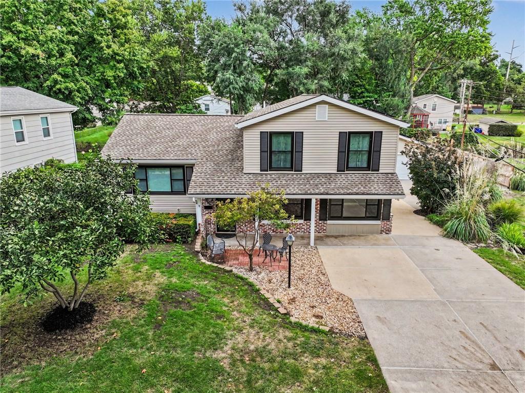 9029 Grandview Drive Property Photo 2