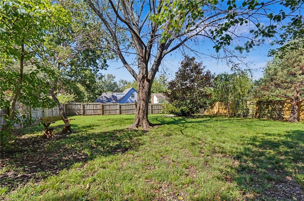 725 N Willie Street Property Photo 32