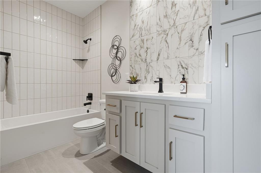 1226 Larkspur Place Property Photo 13