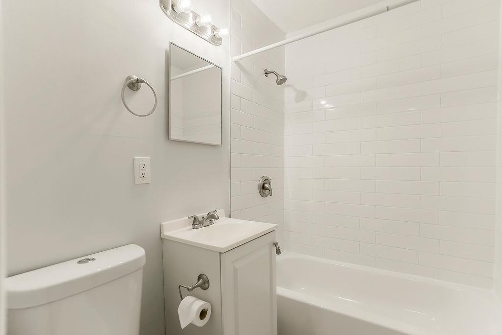 6402 E 149th Terrace Property Photo 9