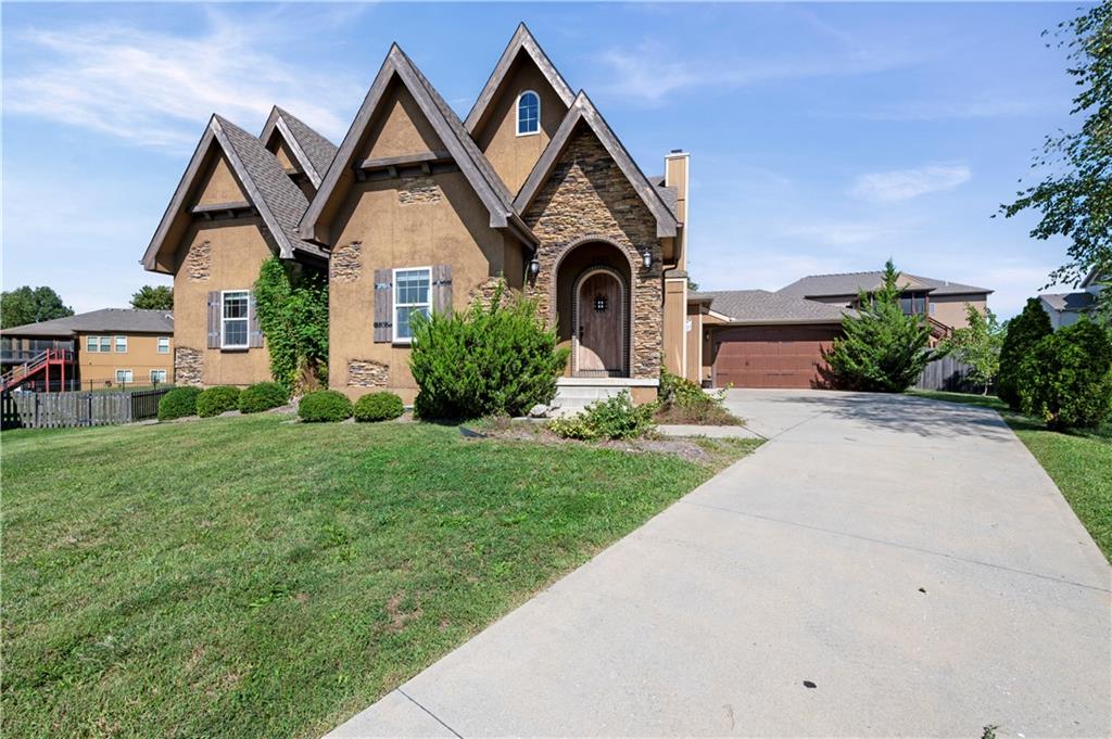1302 Aberdeen Circle Property Photo 1