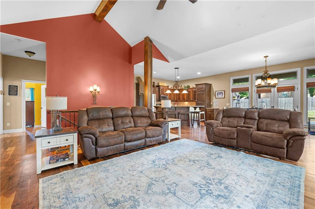 1302 Aberdeen Circle Property Photo 3