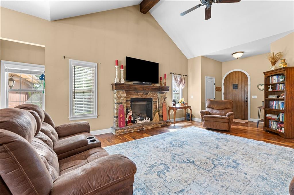 1302 Aberdeen Circle Property Photo 5