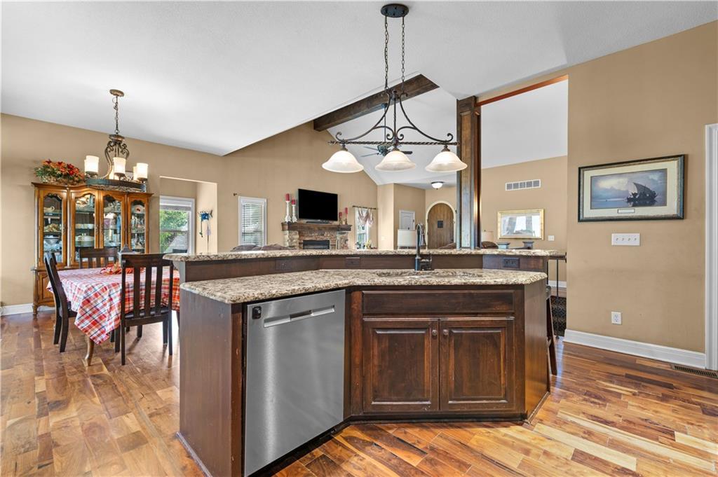 1302 Aberdeen Circle Property Photo 11