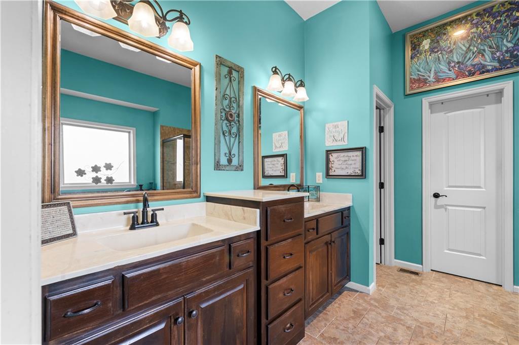1302 Aberdeen Circle Property Photo 22