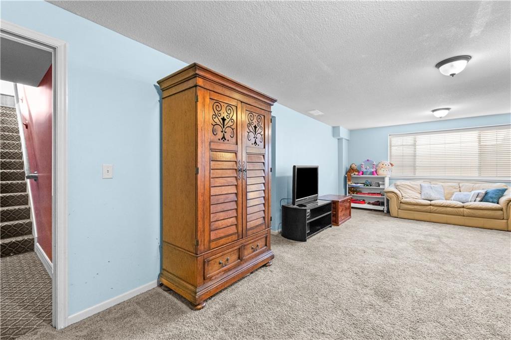1302 Aberdeen Circle Property Photo 27