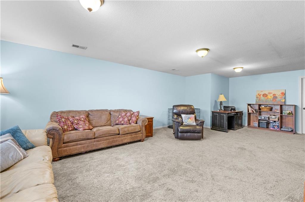 1302 Aberdeen Circle Property Photo 29